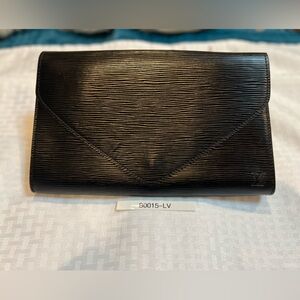 7018: Louis Vuitton Epi Art Deco Envelope Clutch Black Leather